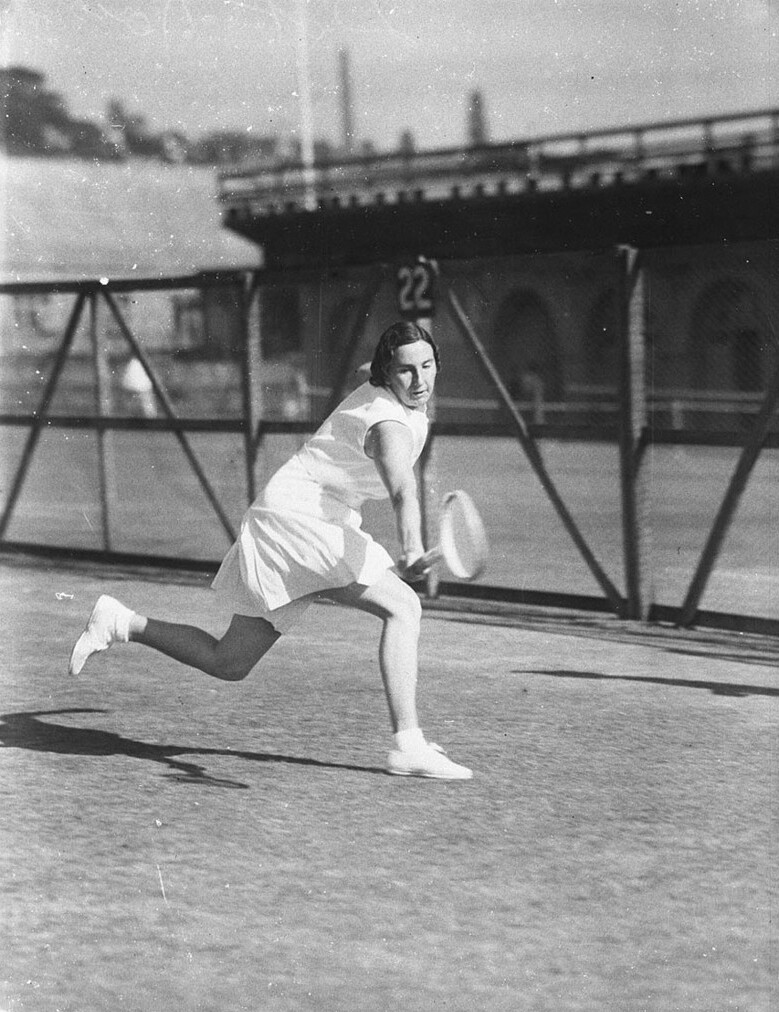 Dorothy Round