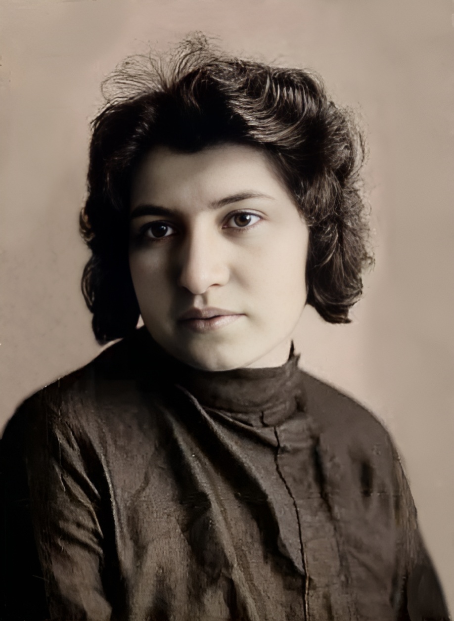 Dora Diamantová