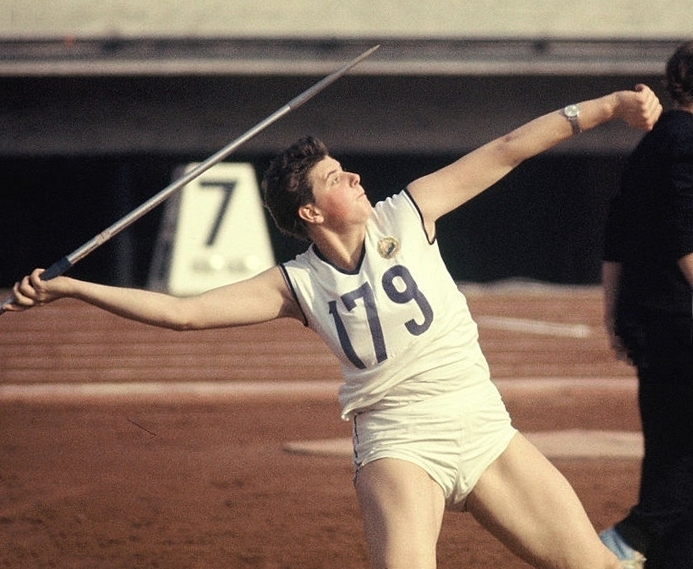 Mihaela Peneș