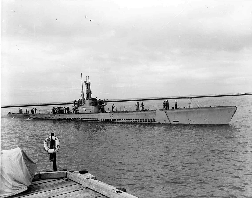 USS Apogon