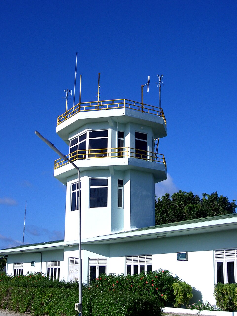 Kaadedhdhoo Airport