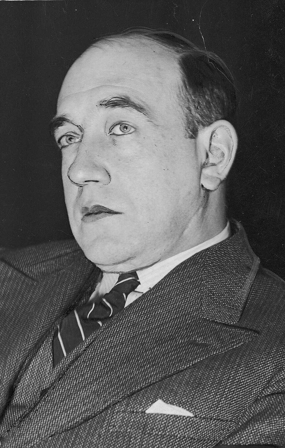 Leon Schiller