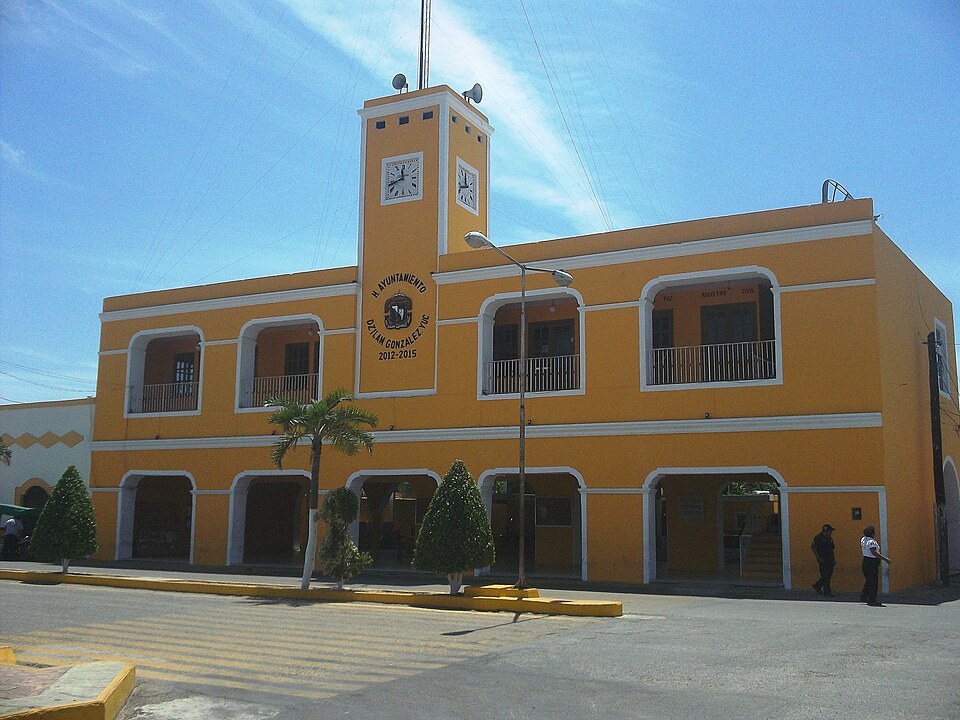 Dzilam González Municipality
