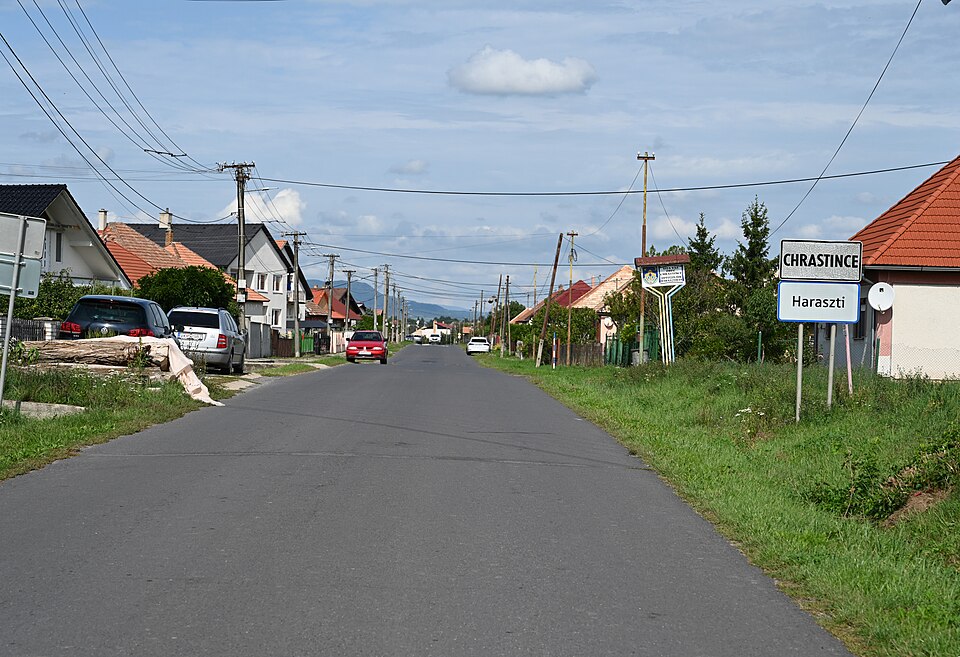 Chrastince