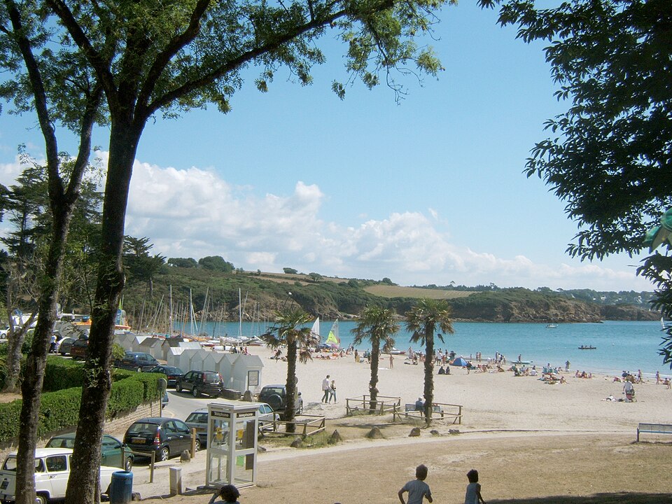 Névez