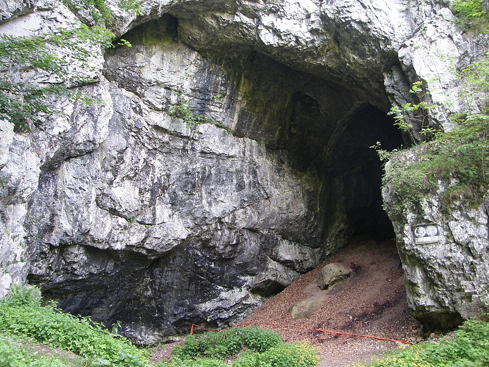 Býčí skála Cave