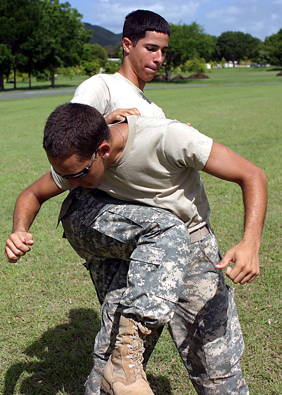 knee strike