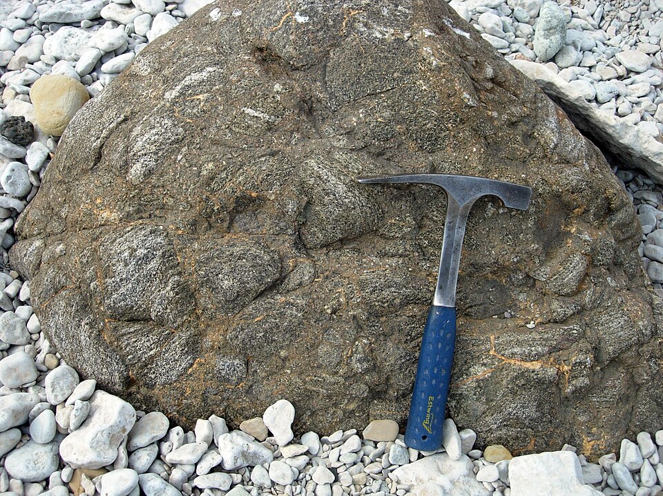 Neugrund Crater