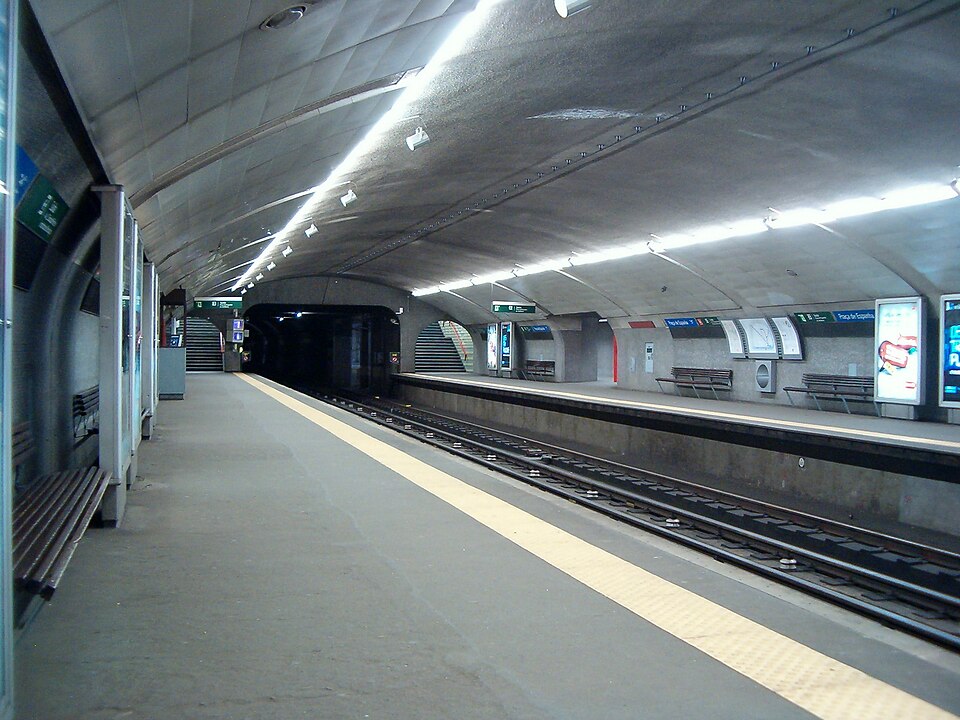Praça de Espanha station